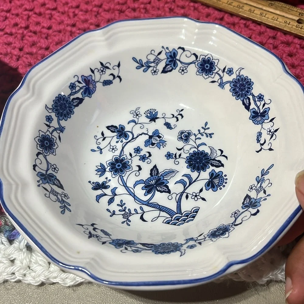 Vintage Korea Seine Blue Onion Round 7" Salad Soup Scalloped Bowl - Picture 2 of 5